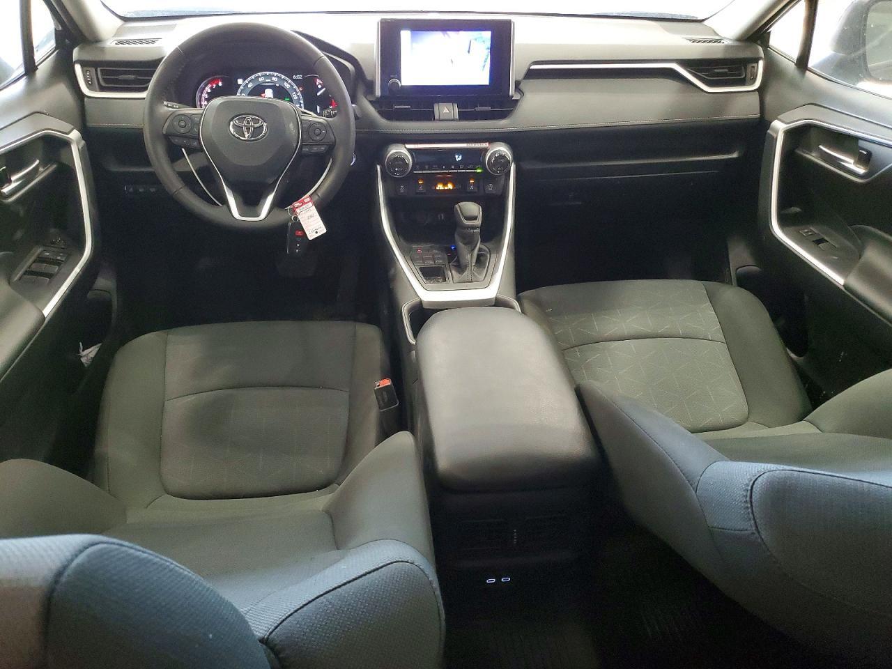 2025 Toyota Rav4 Xle - zdjęcie 8