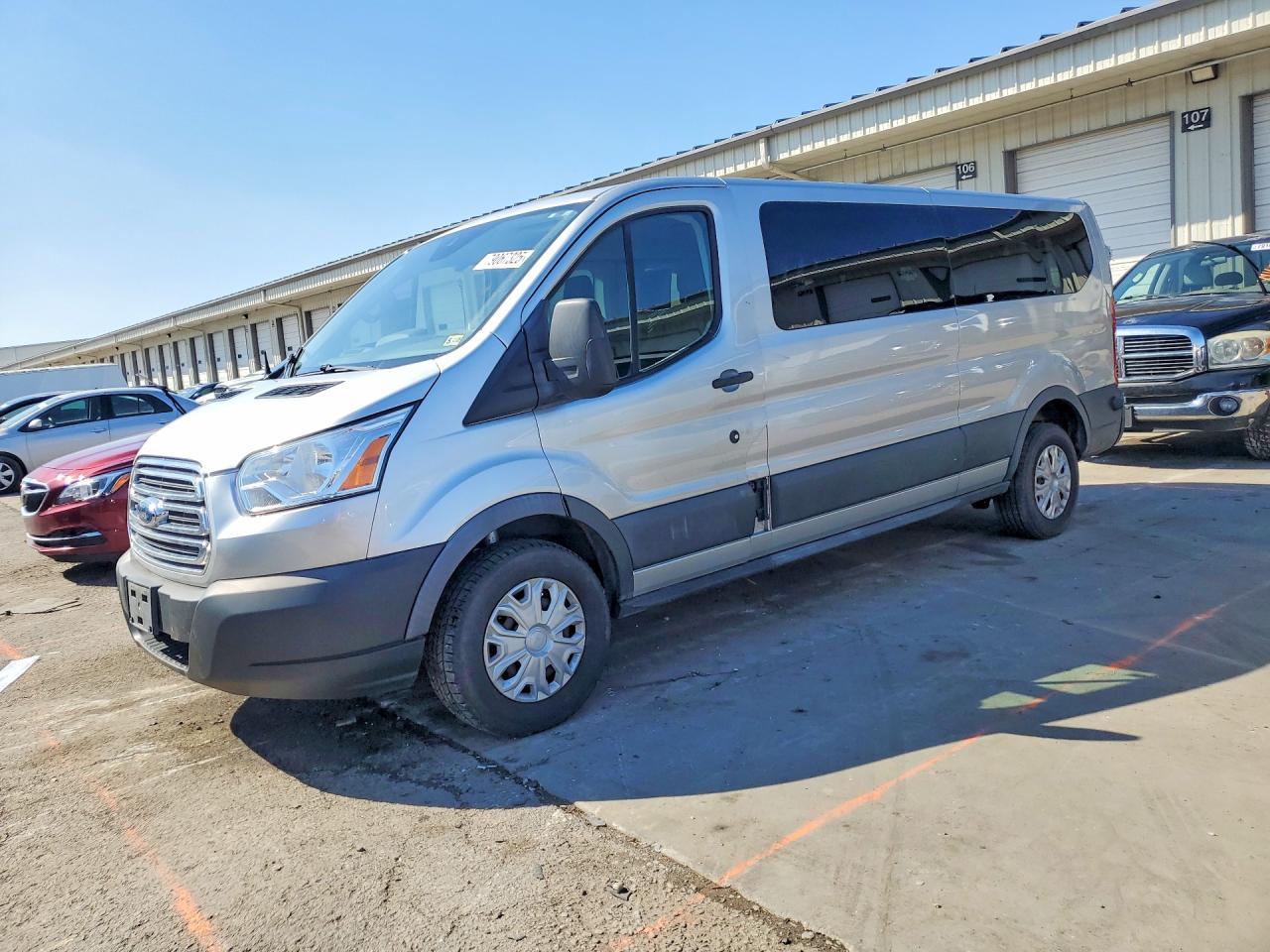 2015 Ford Transit T-350 - zdjęcie główne