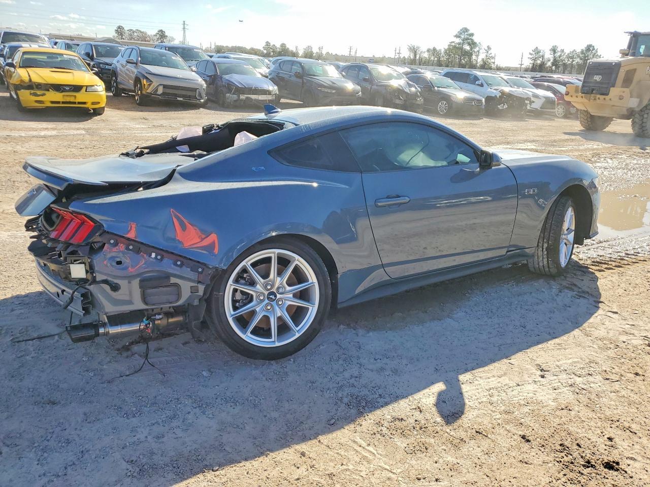 2024 Ford Mustang Gt - zdjęcie 3