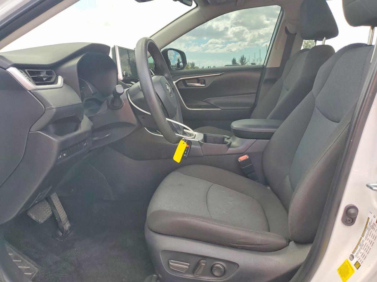 2024 Toyota Rav4 Xle - zdjęcie 7