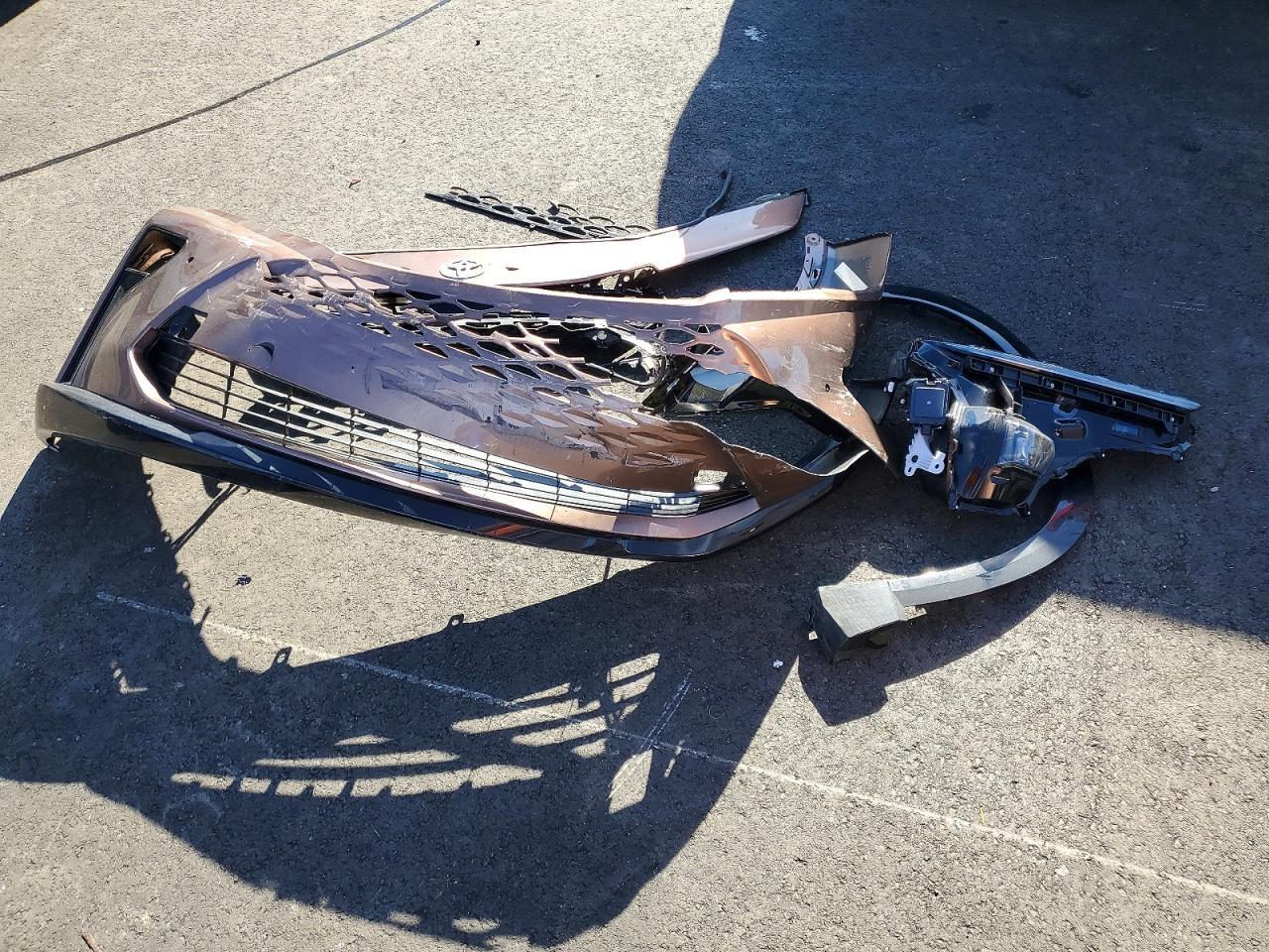 2025 Toyota Crown Signia Limited - zdjęcie 13