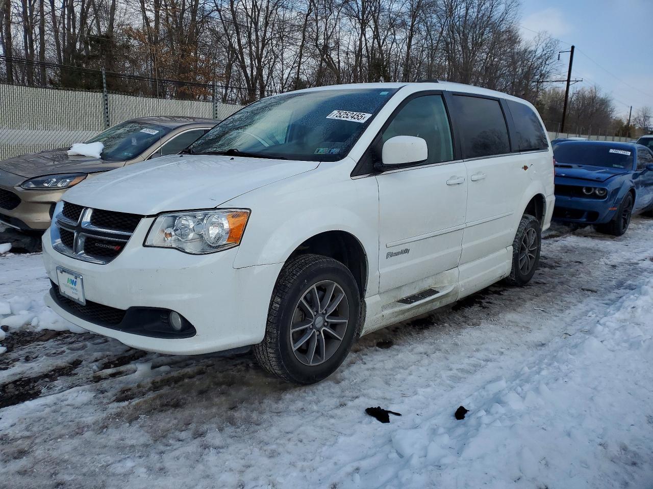 2017 Dodge Grand Caravan Sxt - zdjęcie główne