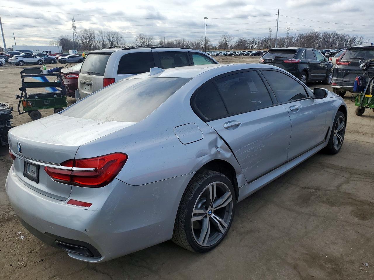 2019 BMW 740 I - zdjęcie 3