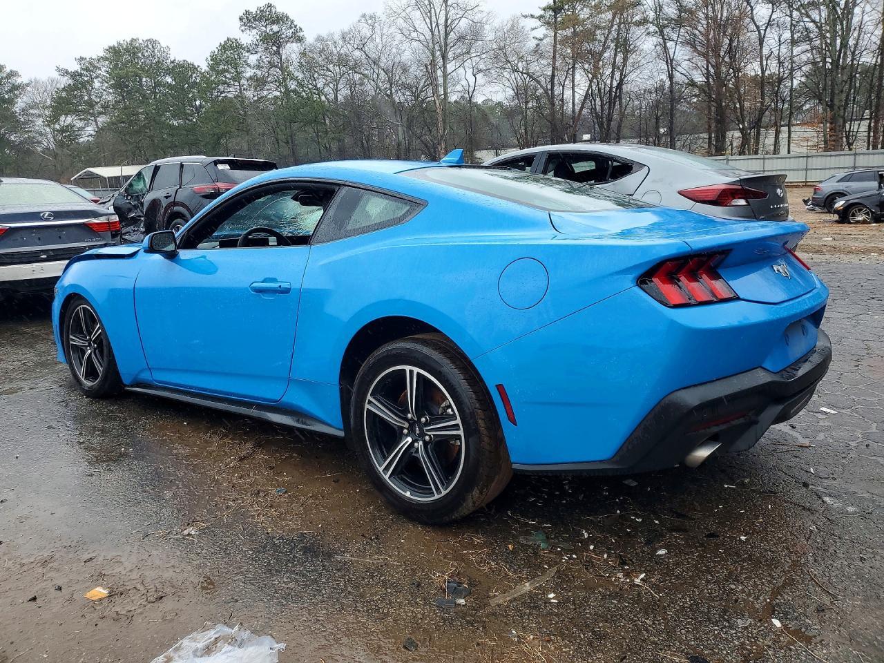 2024 Ford Mustang - zdjęcie 2