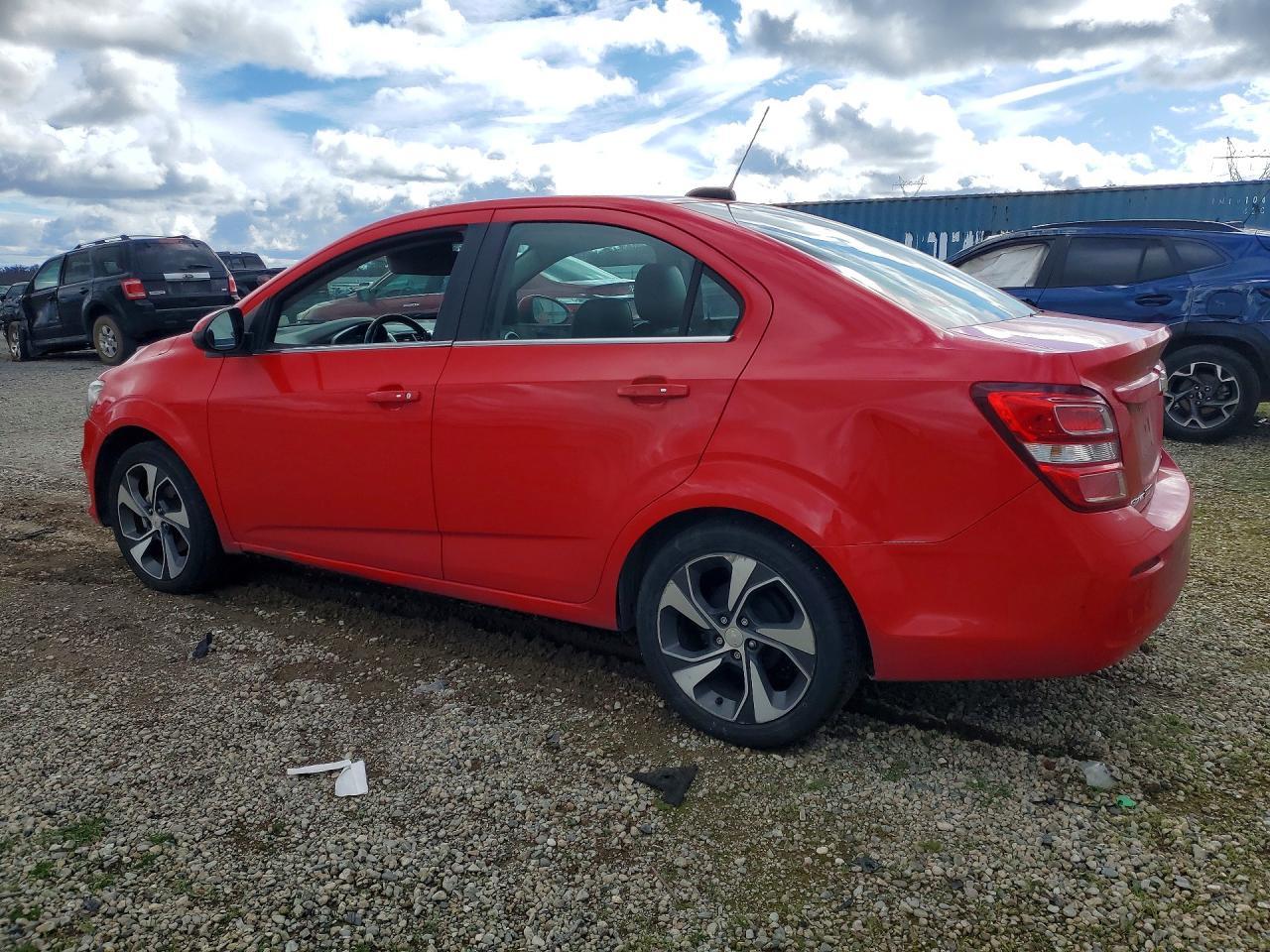 2017 Chevrolet Sonic Premier - zdjęcie 2
