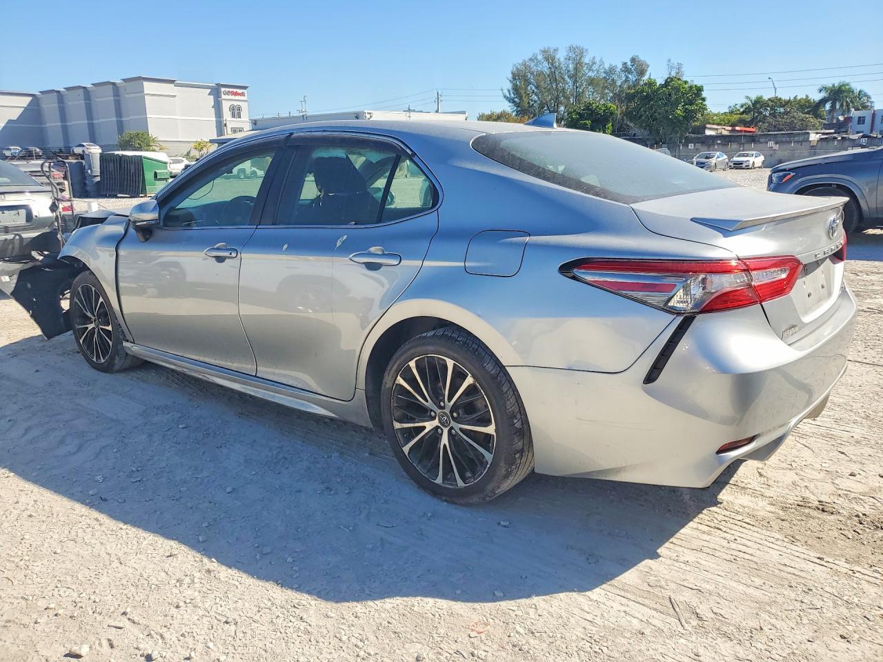 2018 Toyota Camry Se - zdjęcie 2