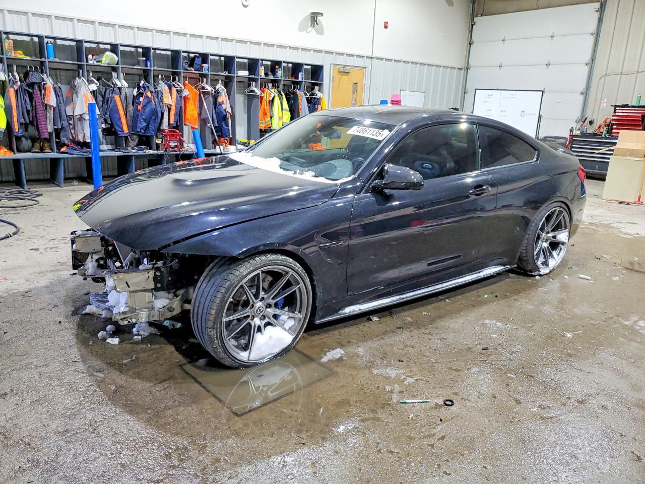 2017 BMW M4 - zdjęcie główne