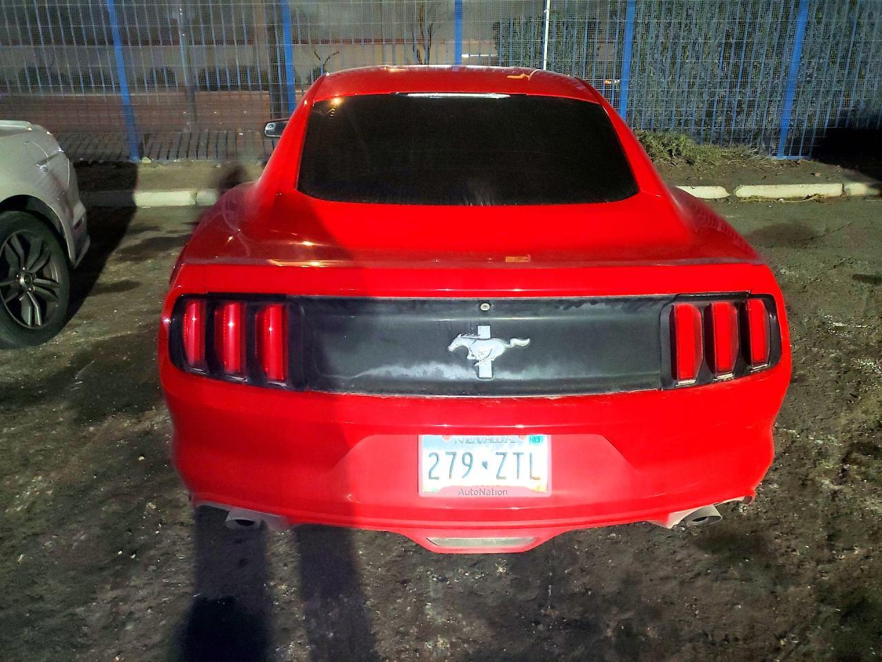 2015 Ford Mustang - zdjęcie 6