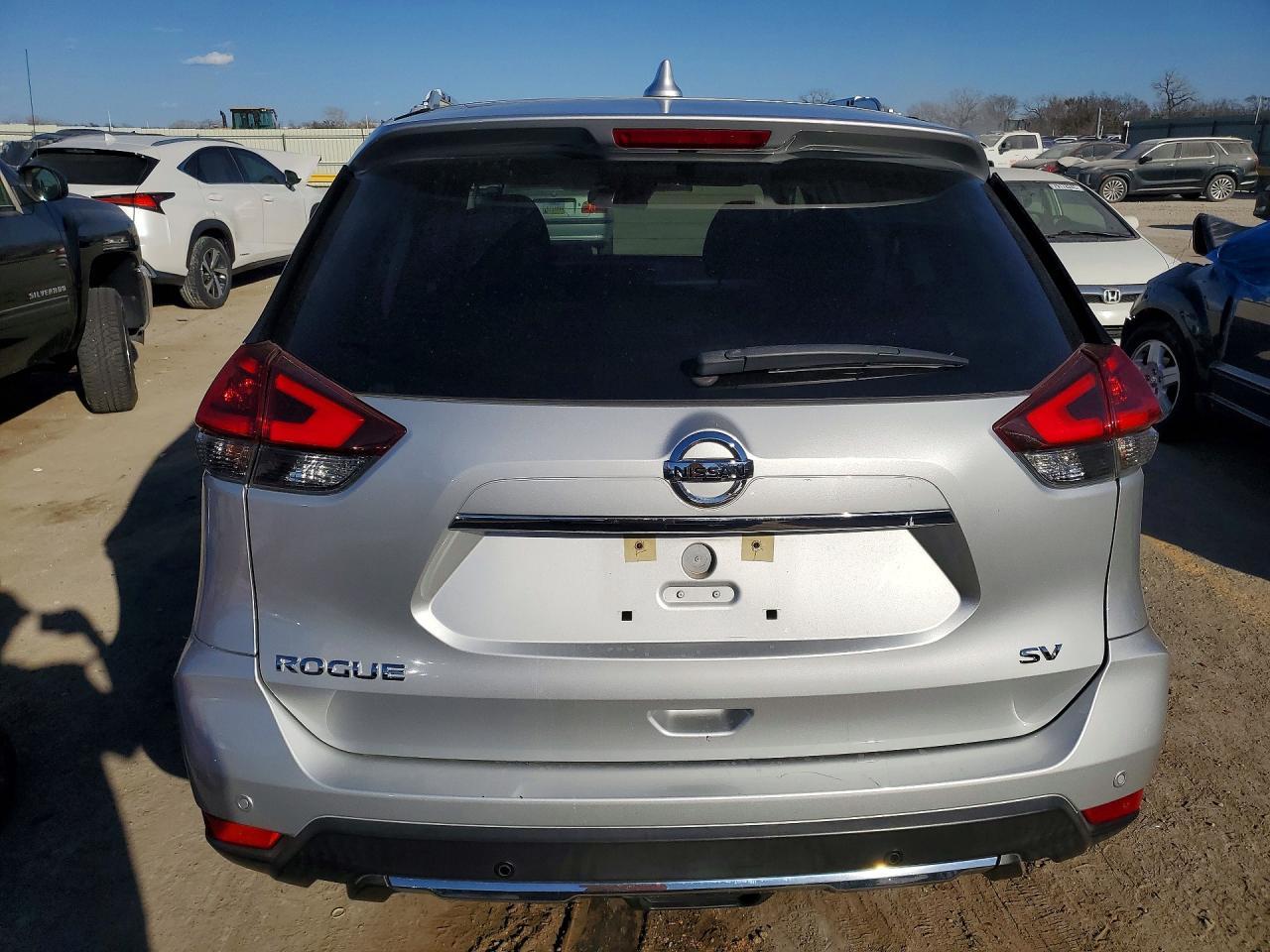 2020 Nissan Rogue Sv - zdjęcie 6