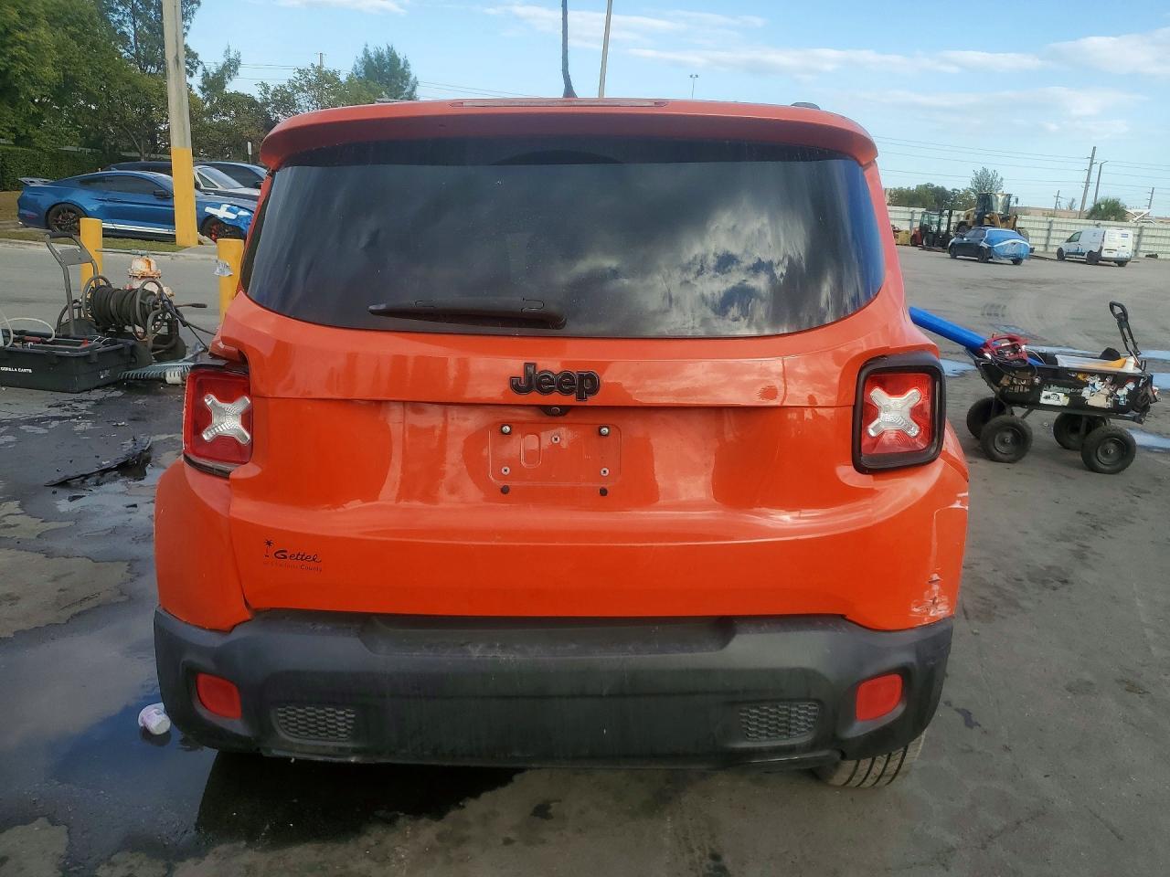 2017 Jeep Renegade Latitude - zdjęcie 6