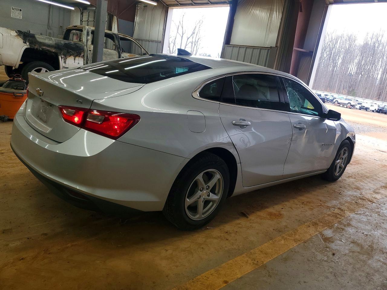 2016 Chevrolet Malibu Ls - zdjęcie 3