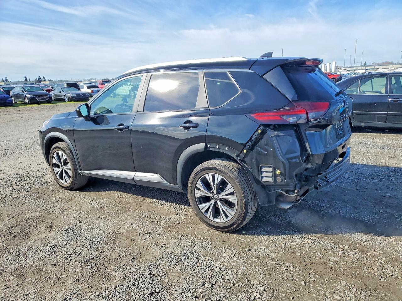 2023 Nissan Rogue Sv - zdjęcie 2