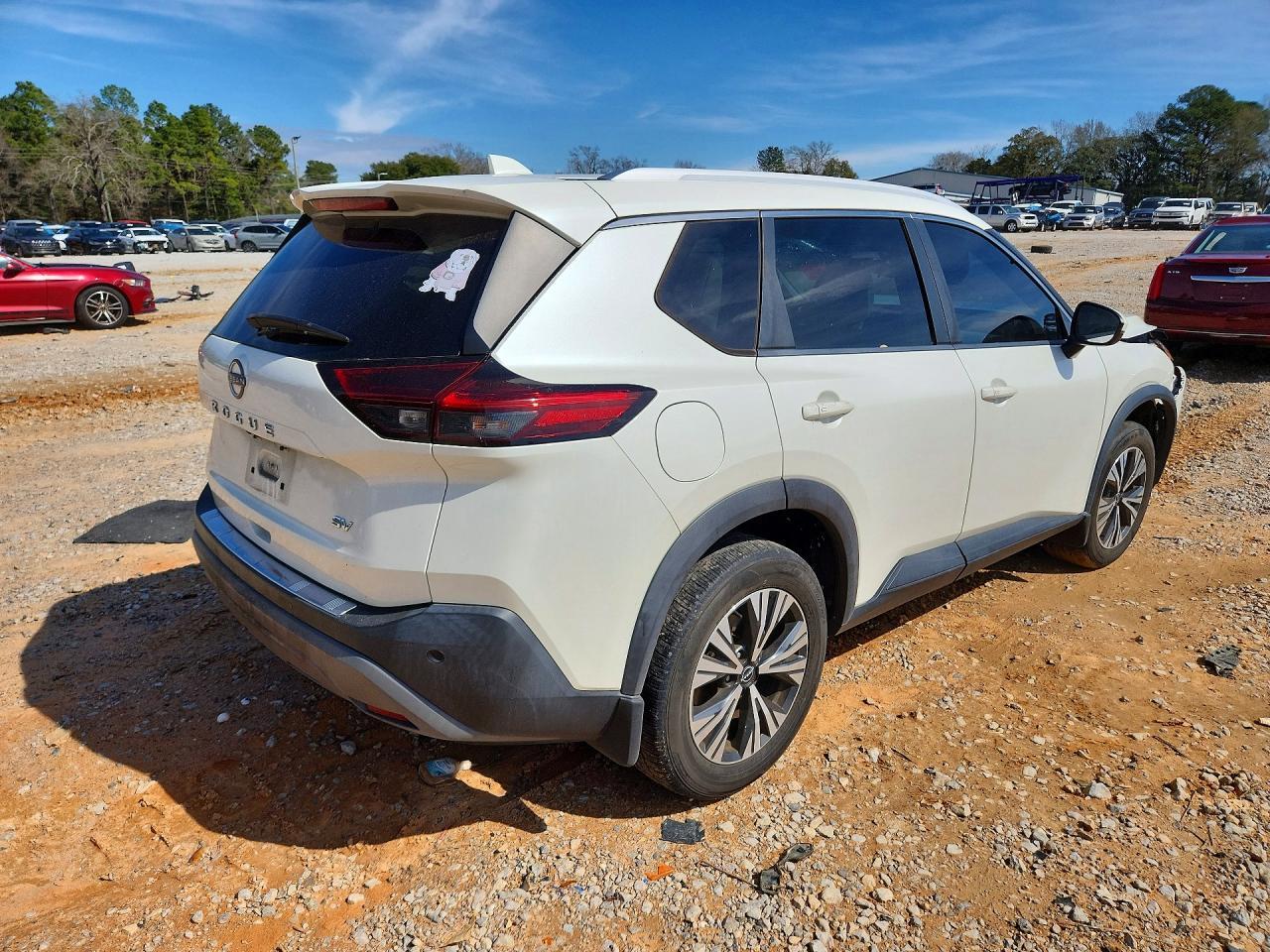 2022 Nissan Rogue Sv - zdjęcie 3