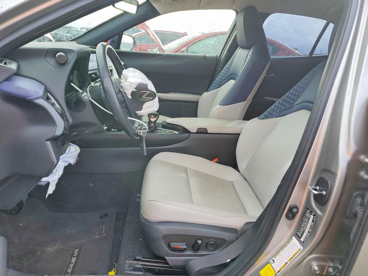 2021 Lexus Ux 200 - zdjęcie 7