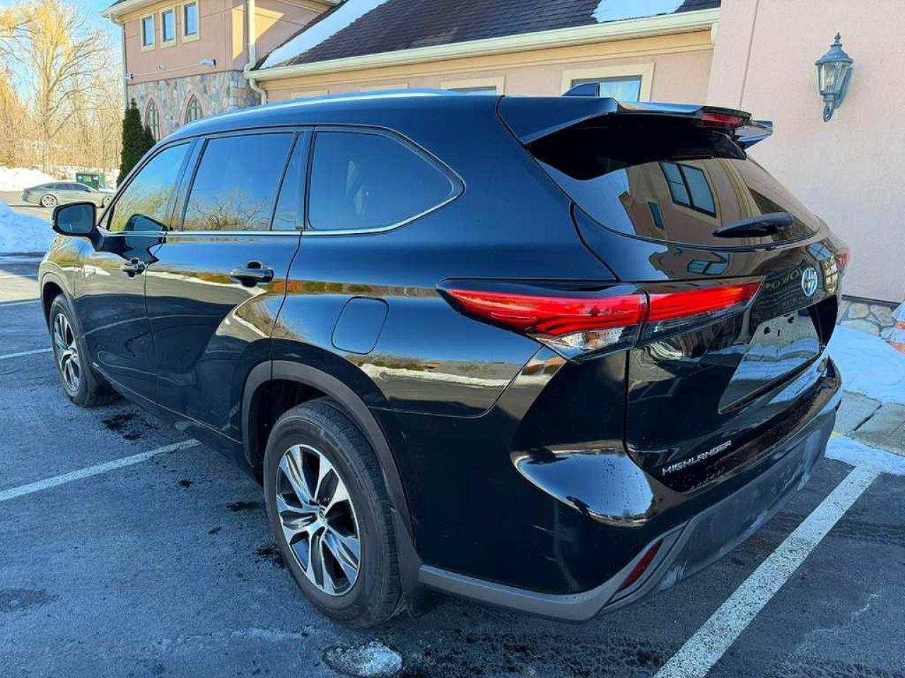 2021 Toyota Highlander Hybrid Xle - zdjęcie 2