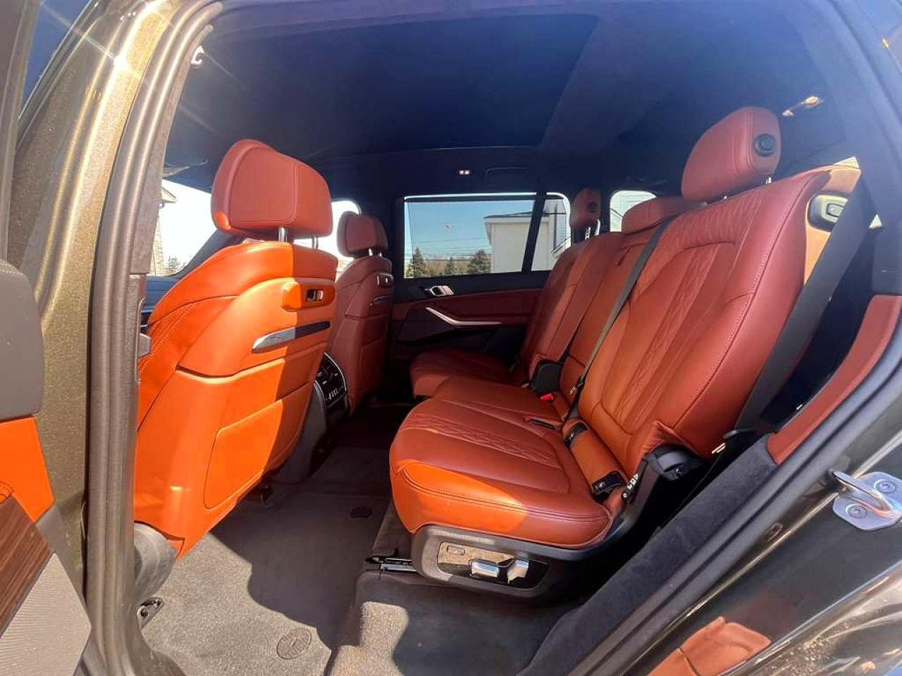 2025 BMW X7 M60I - zdjęcie 7