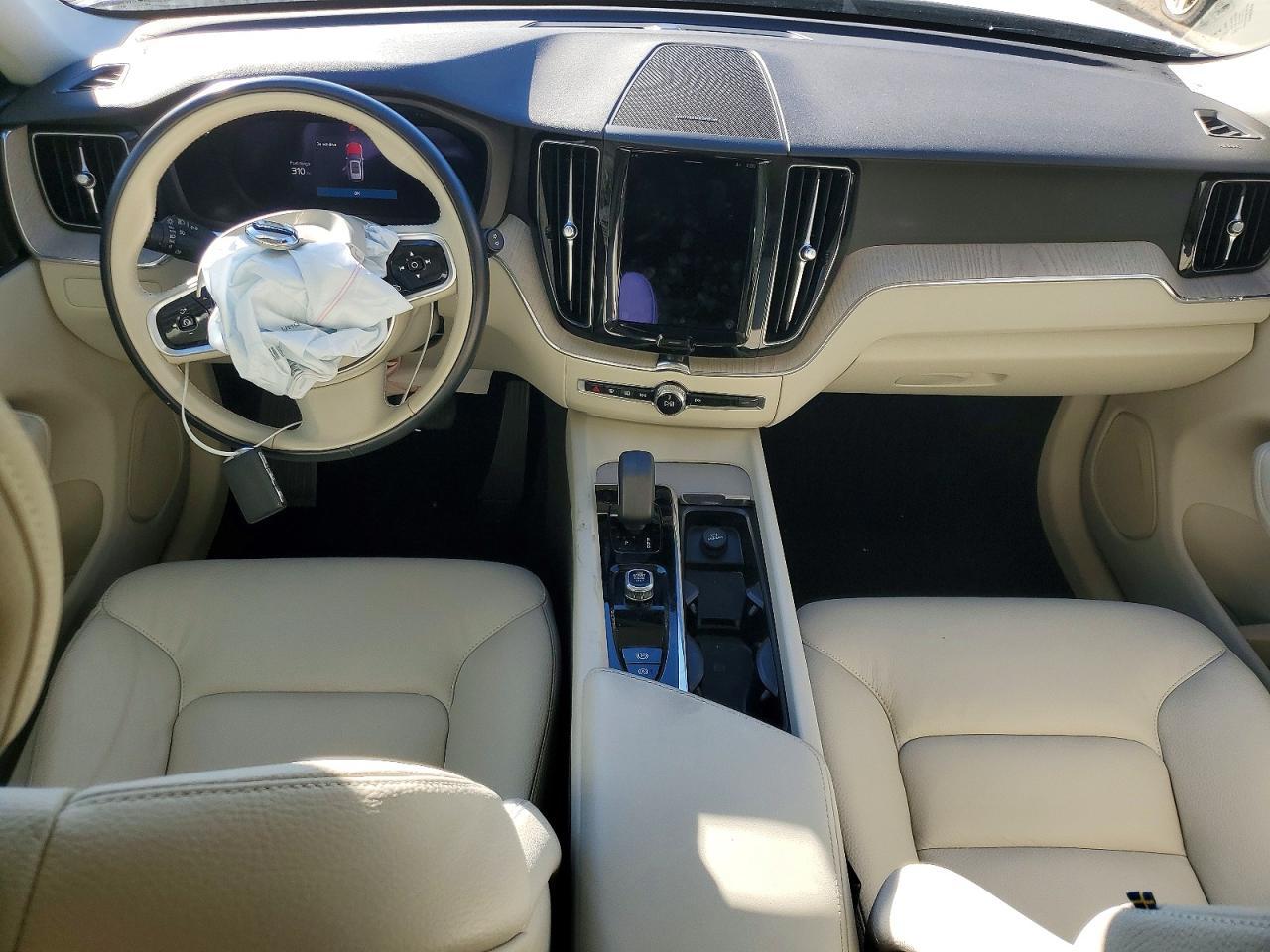 2023 Volvo Xc60 Plus - zdjęcie 8