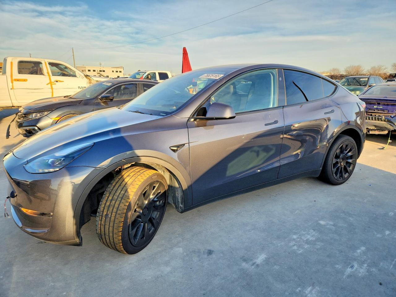 2023 Tesla Model Y - zdjęcie główne