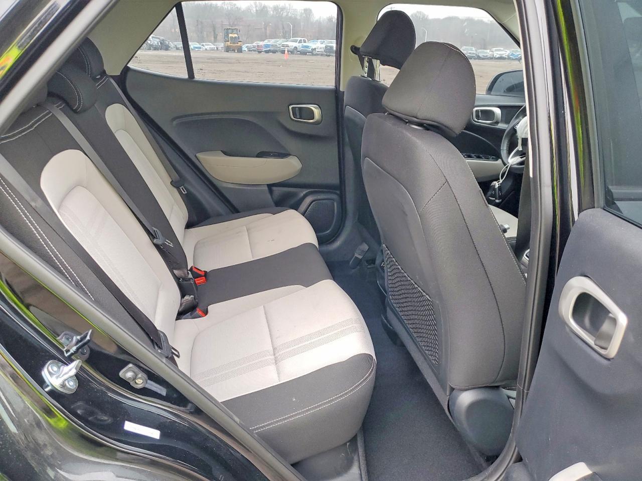 2025 Hyundai Venue Sel - zdjęcie 11