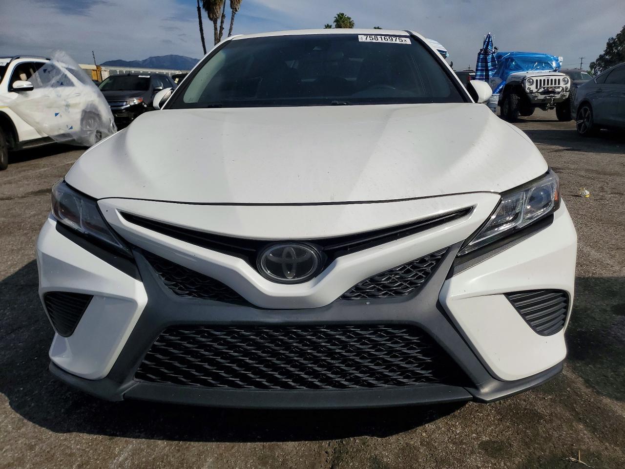 Toyota Camry - zdjęcie 5