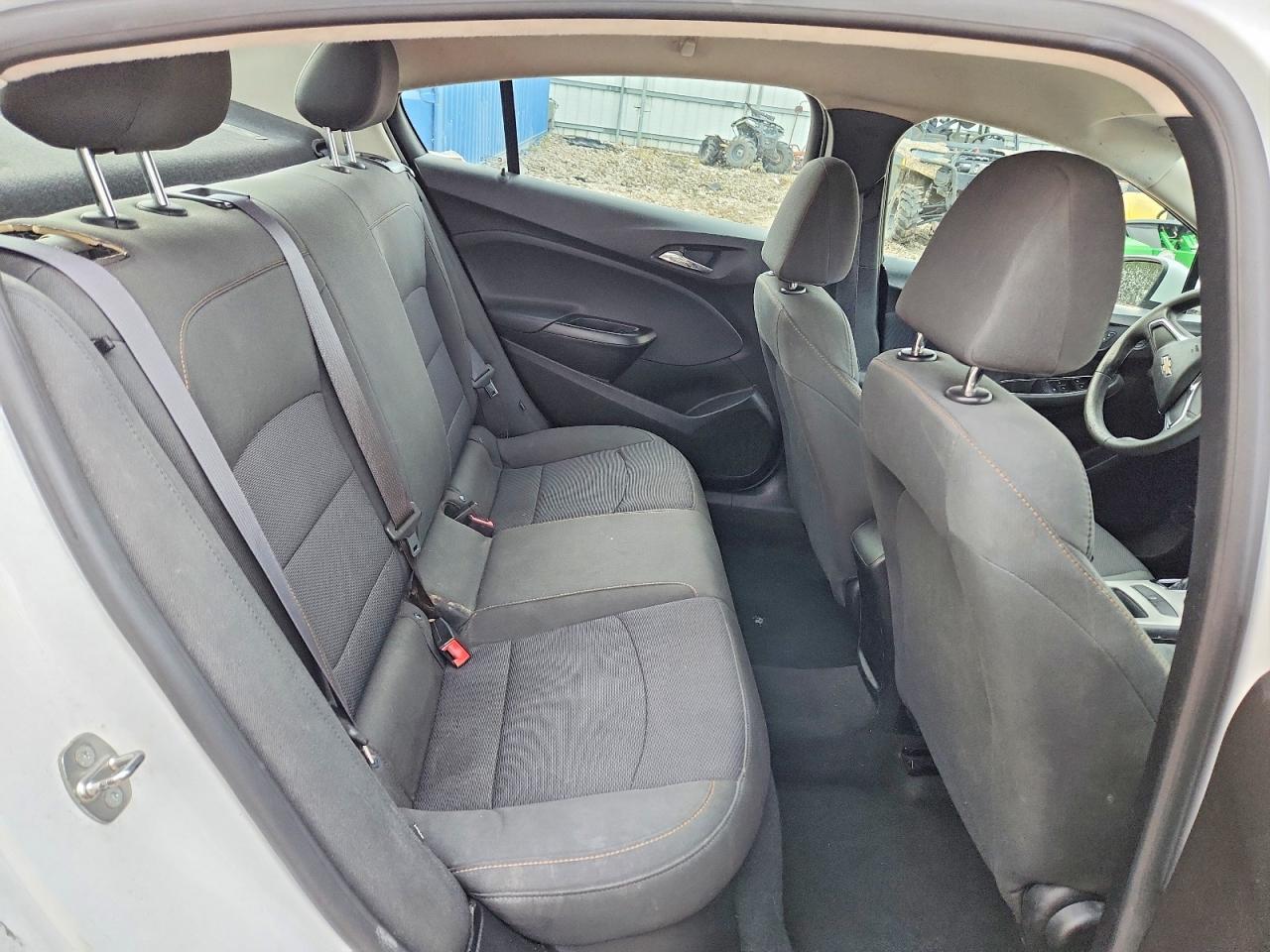 2017 Chevrolet Cruze Ls - zdjęcie 10