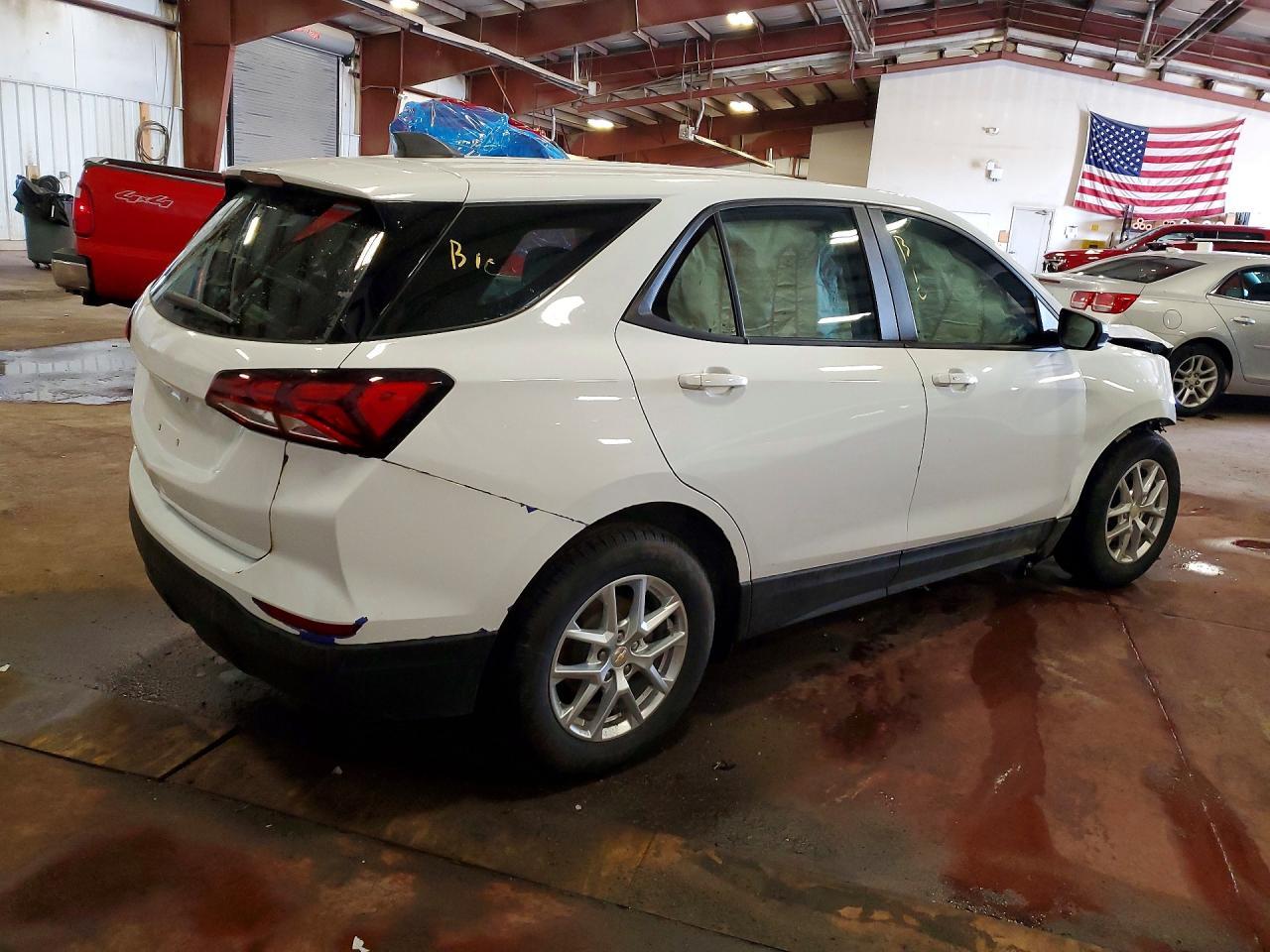 2022 Chevrolet Equinox Ls - zdjęcie 3