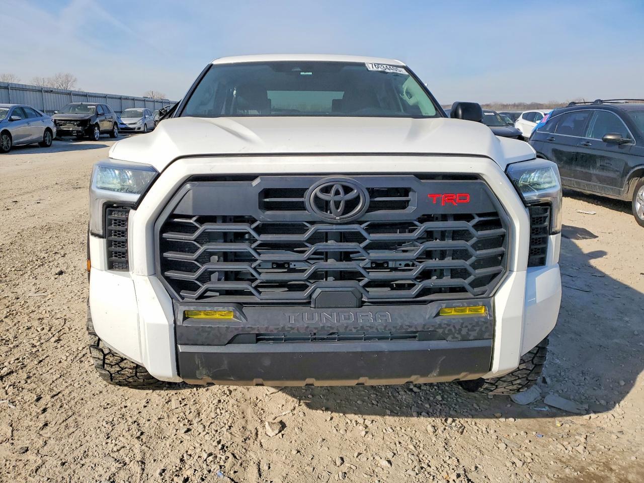 2022 Toyota Tundra Sr5 - zdjęcie 5