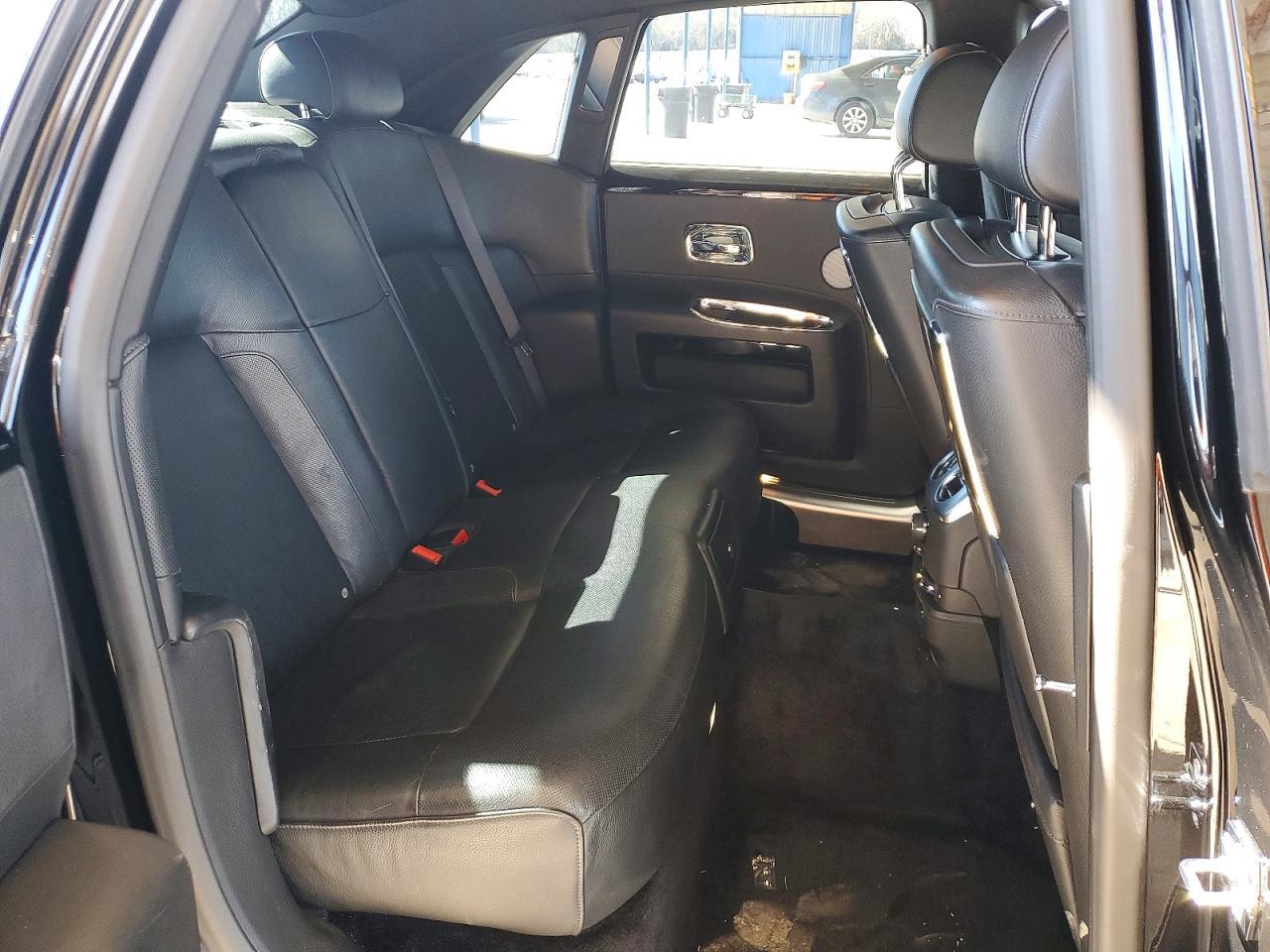 2014 Rolls-Royce Ghost - zdjęcie 10