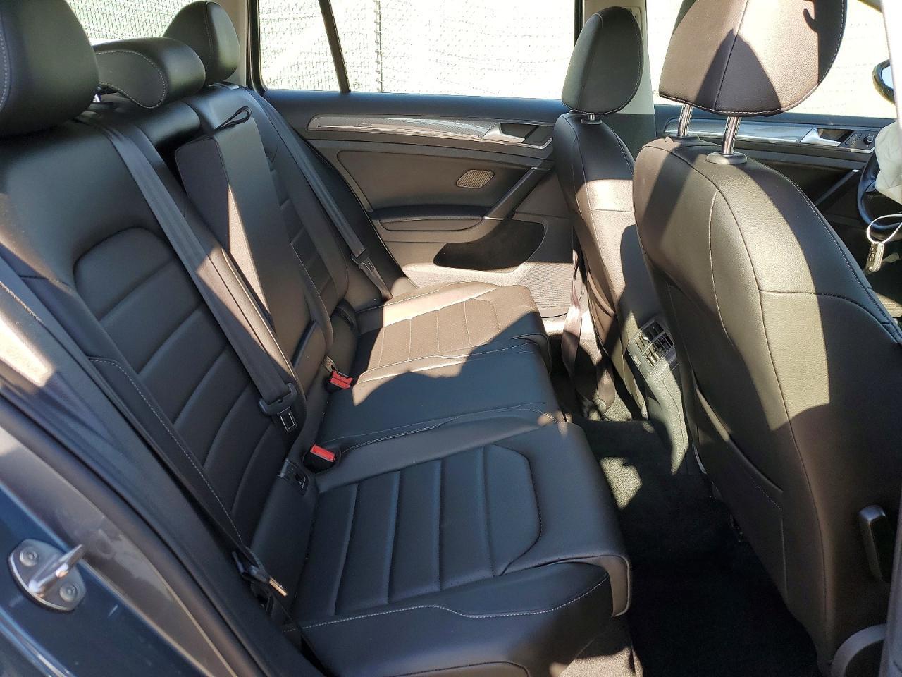 2017 Volkswagen Golf Alltrack S - zdjęcie 10