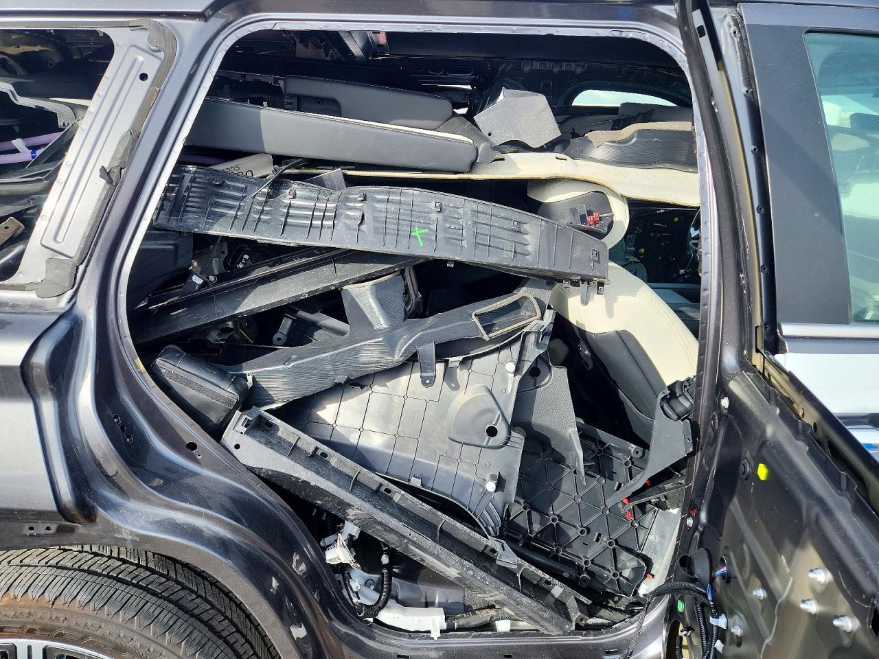 2025 Toyota Sequoia Capstone - zdjęcie 10