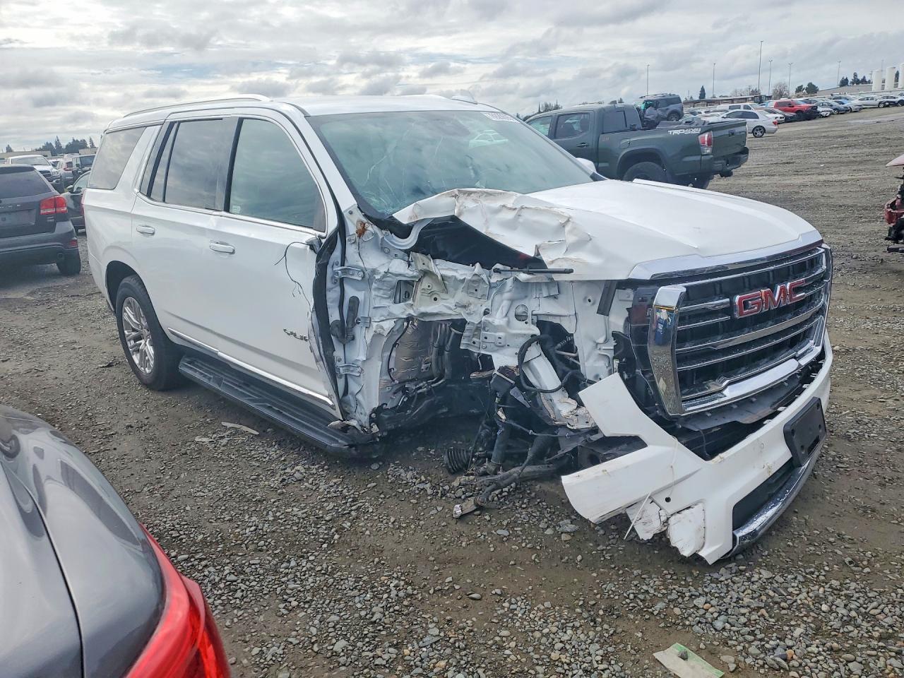 2023 GMC Yukon Slt - zdjęcie 4