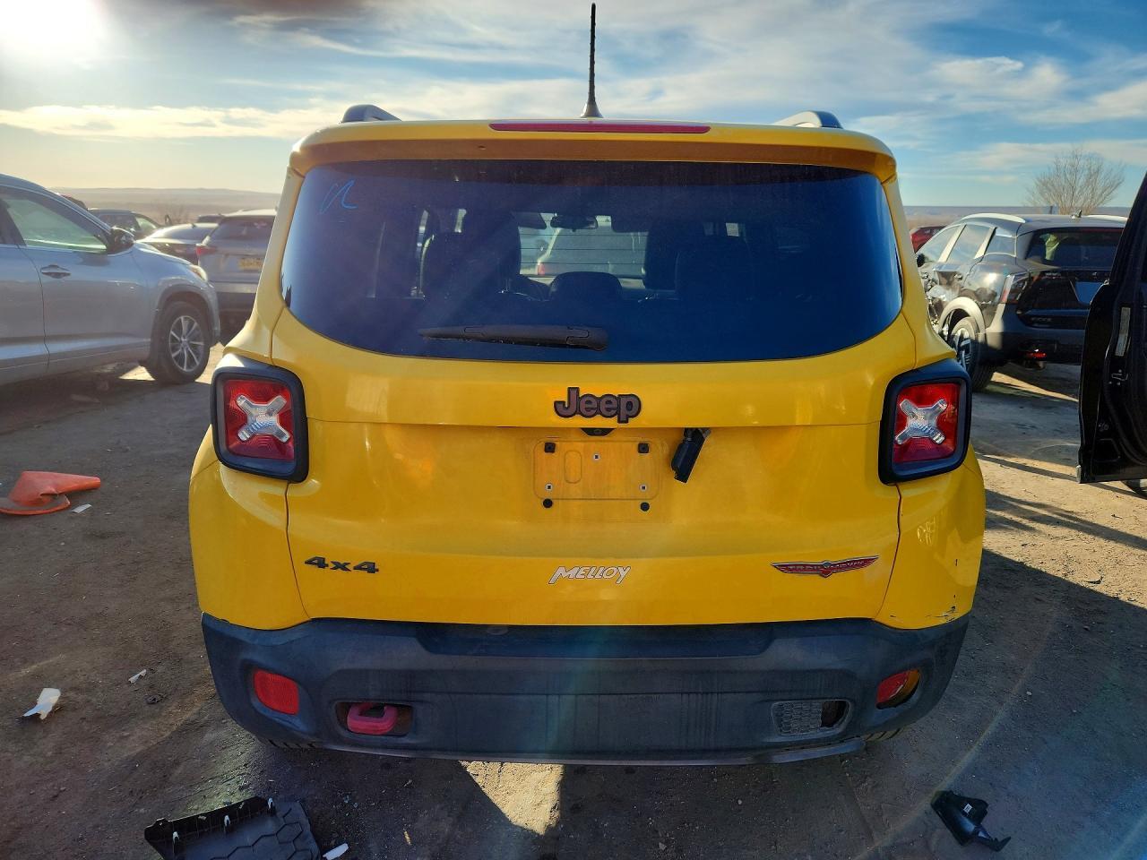 2015 Jeep Renegade Trailhawk - zdjęcie 6