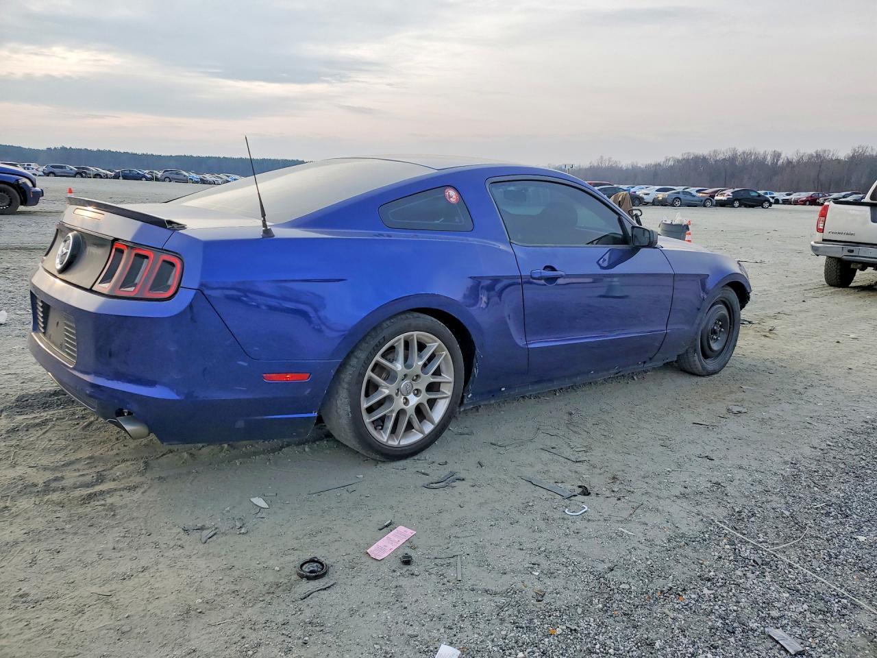 2014 Ford Mustang - zdjęcie 3