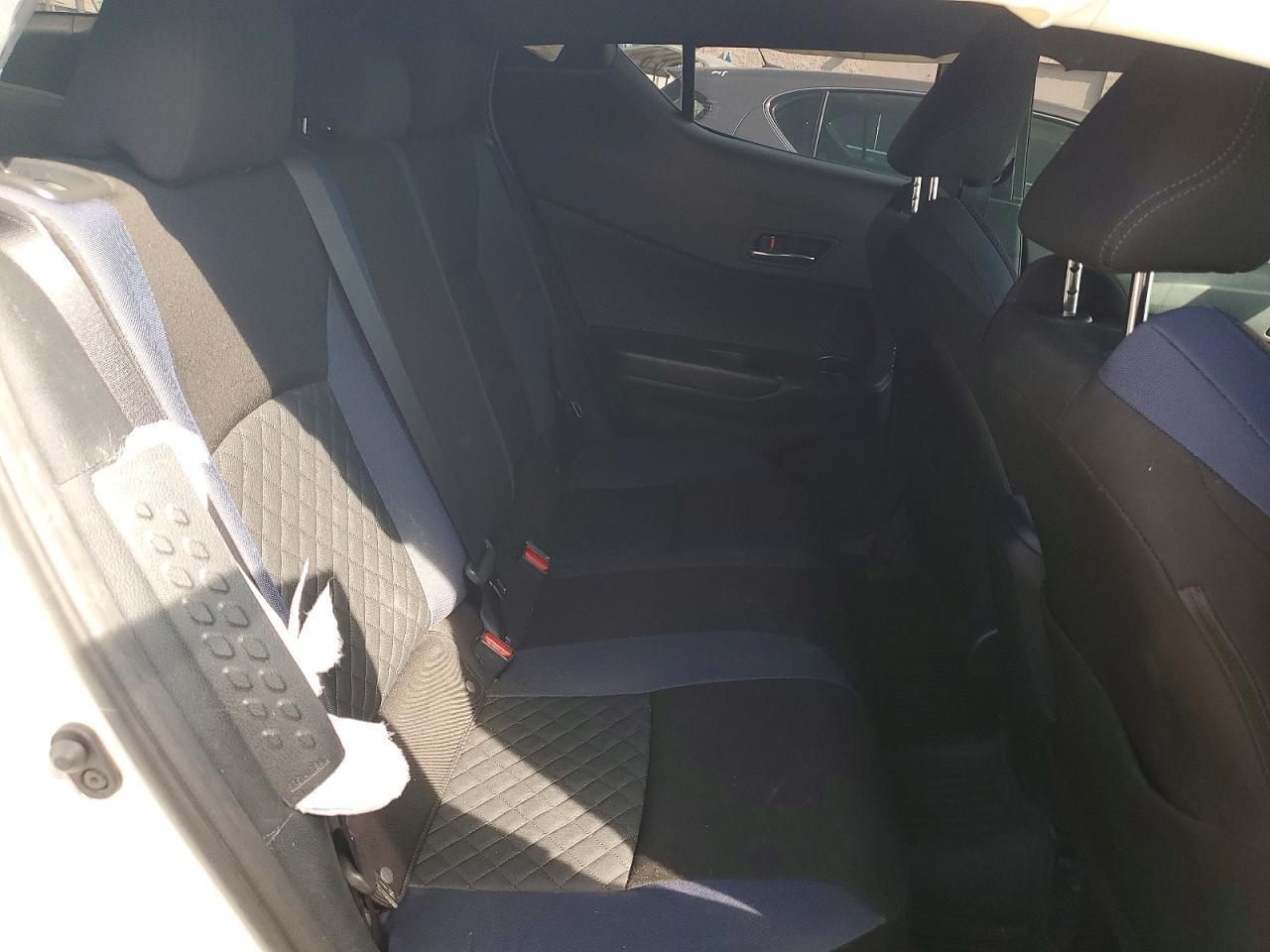 2020 Toyota C-Hr Xle - zdjęcie 10