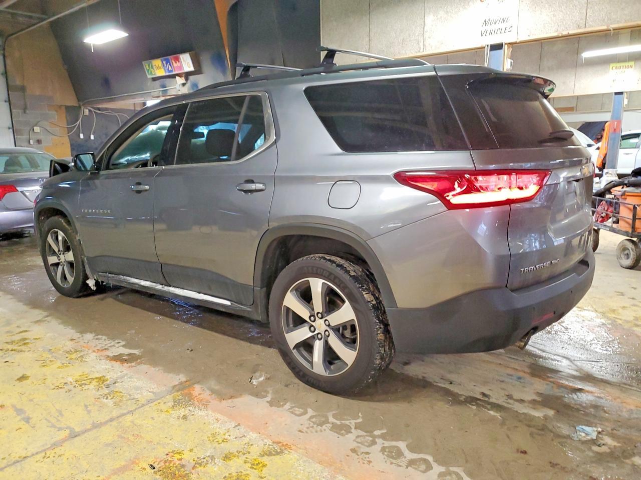 2020 Chevrolet Traverse Lt - zdjęcie 2