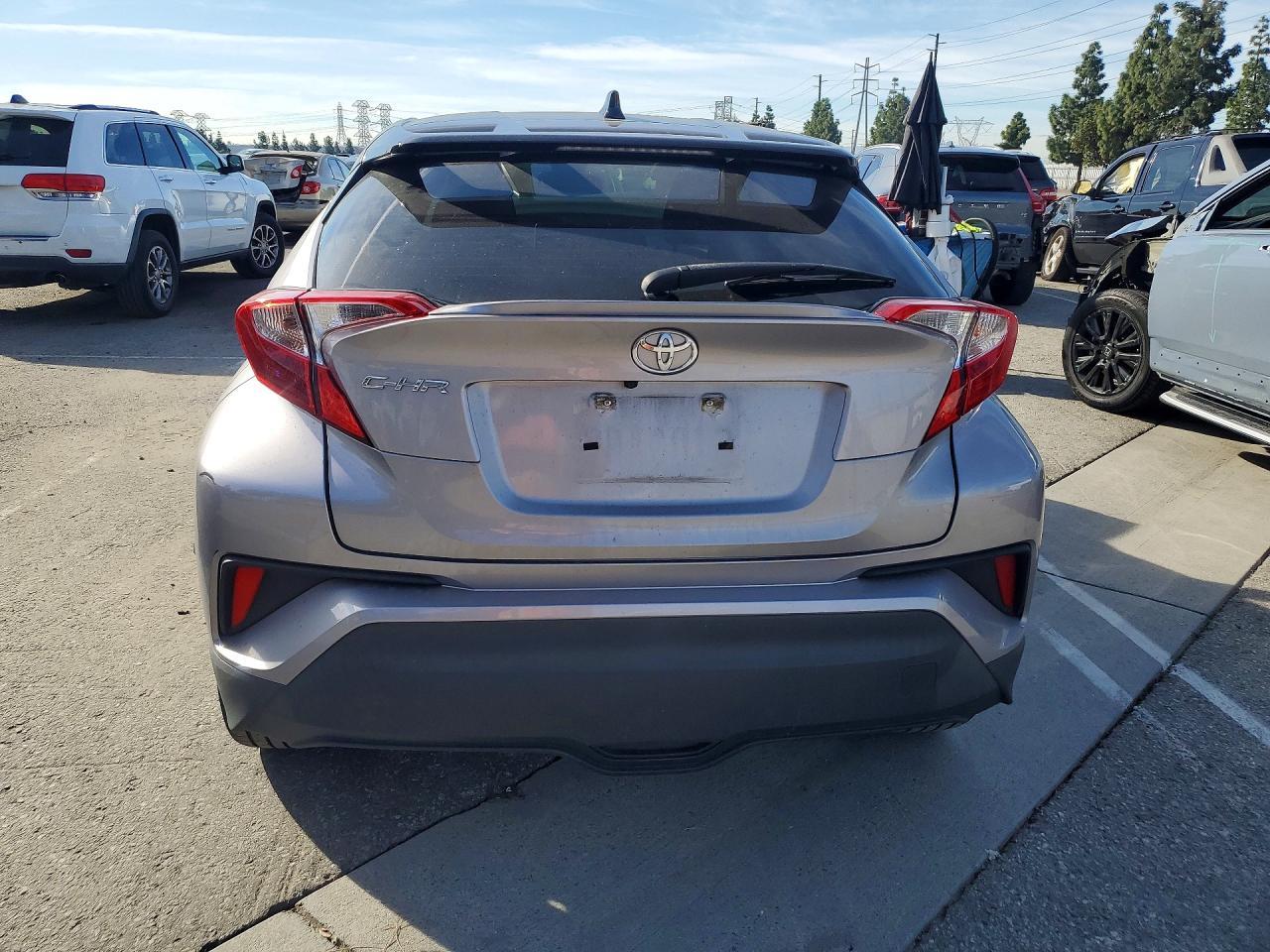 2019 Toyota C-Hr Xle - zdjęcie 6