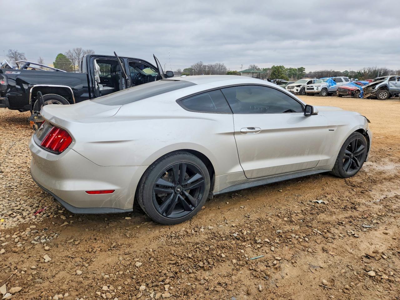 2015 Ford Mustang - zdjęcie 3