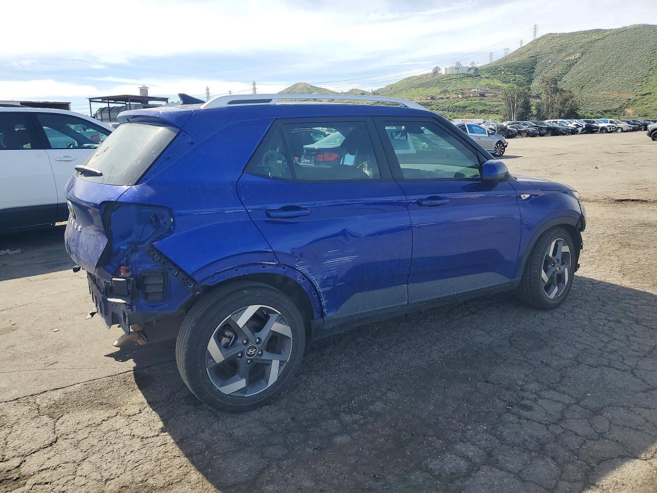 2022 Hyundai Venue Sel - zdjęcie 3