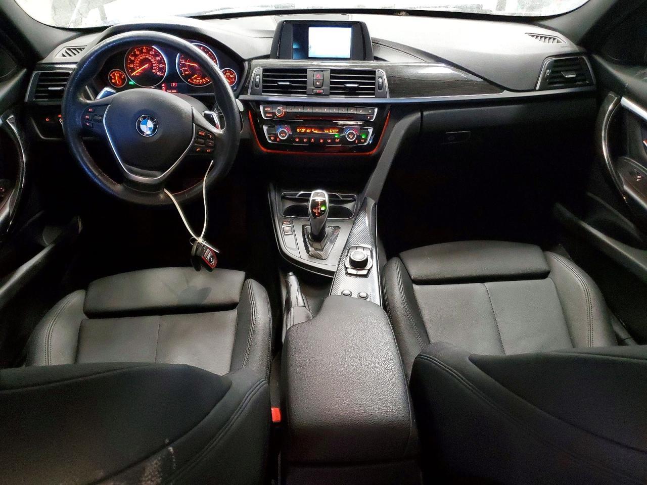 2018 BMW 330 Xi - zdjęcie 8