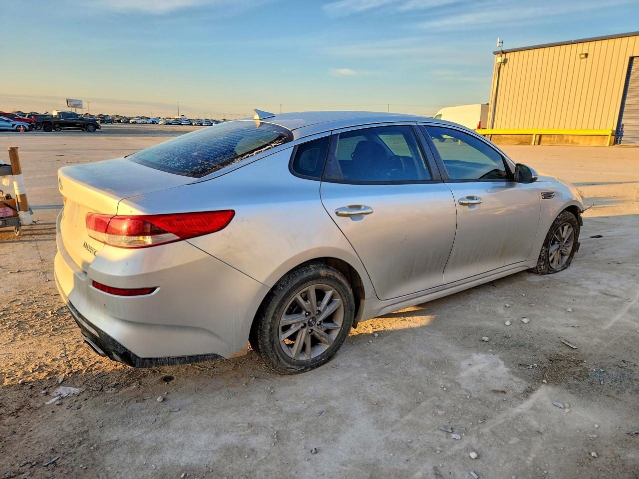 2019 Kia Optima Lx - zdjęcie 3