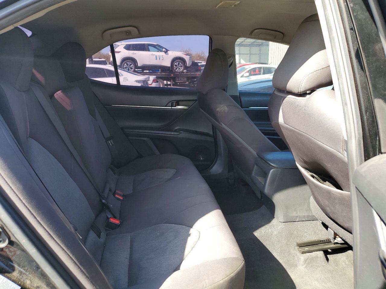 2019 Toyota Camry /Le/ - zdjęcie 10