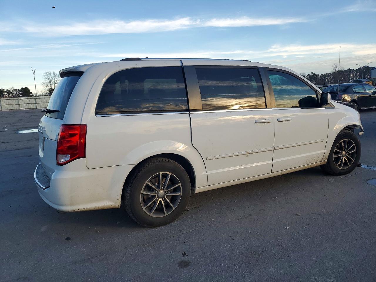 2017 Dodge Grand Caravan Sxt - zdjęcie 3