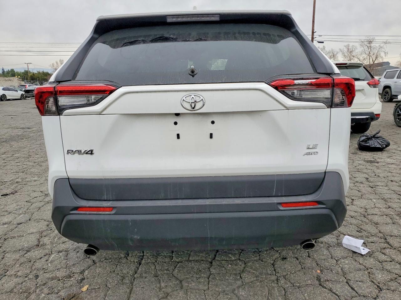 2025 Toyota Rav4 Le - zdjęcie 6