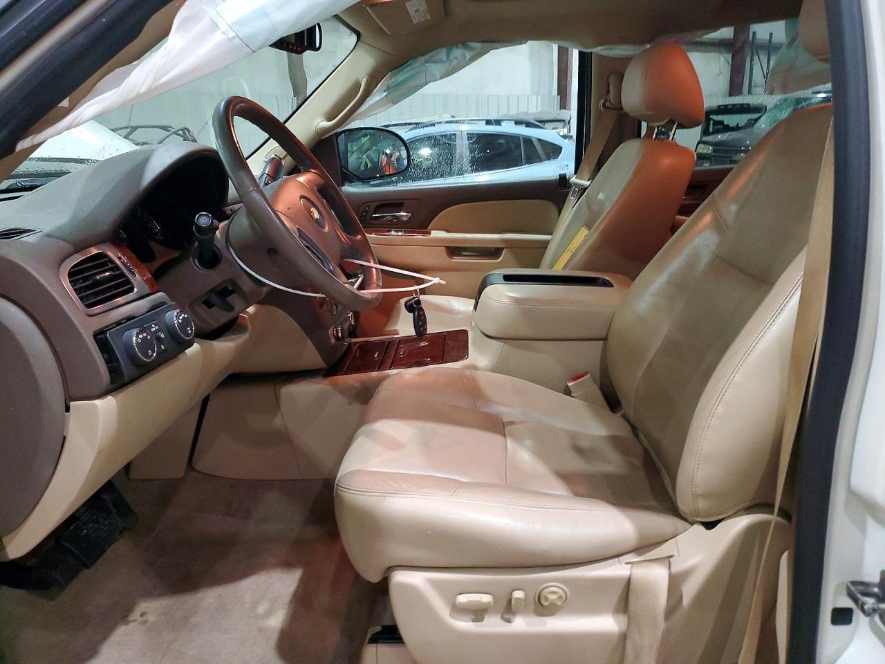 2014 Chevrolet Suburban K1500 Ltz - zdjęcie 7