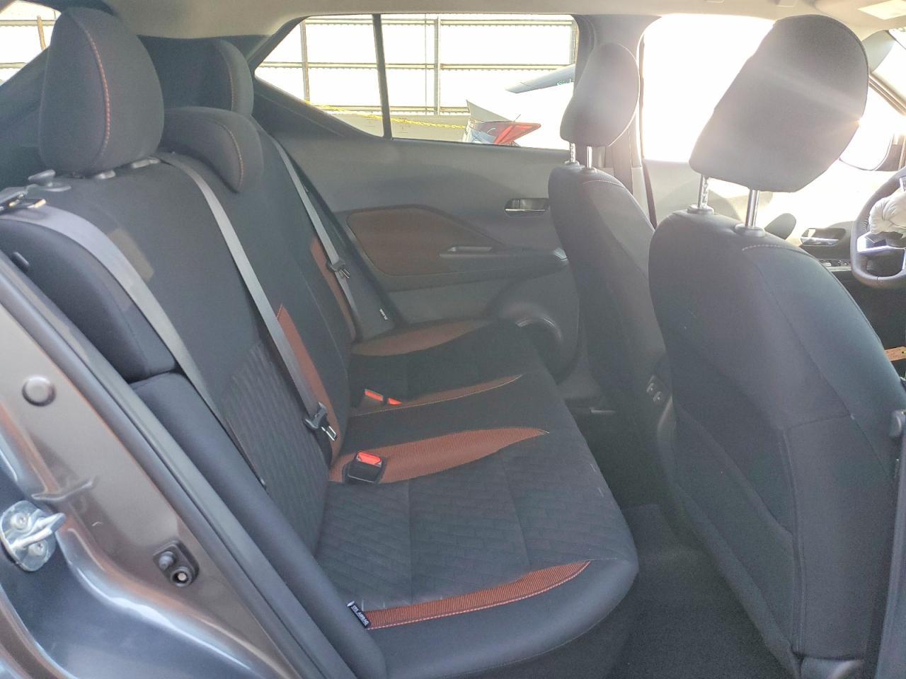 2024 Nissan Kicks Sr - zdjęcie 11