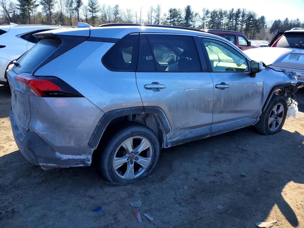 2019 Toyota Rav4 Xle - zdjęcie 3