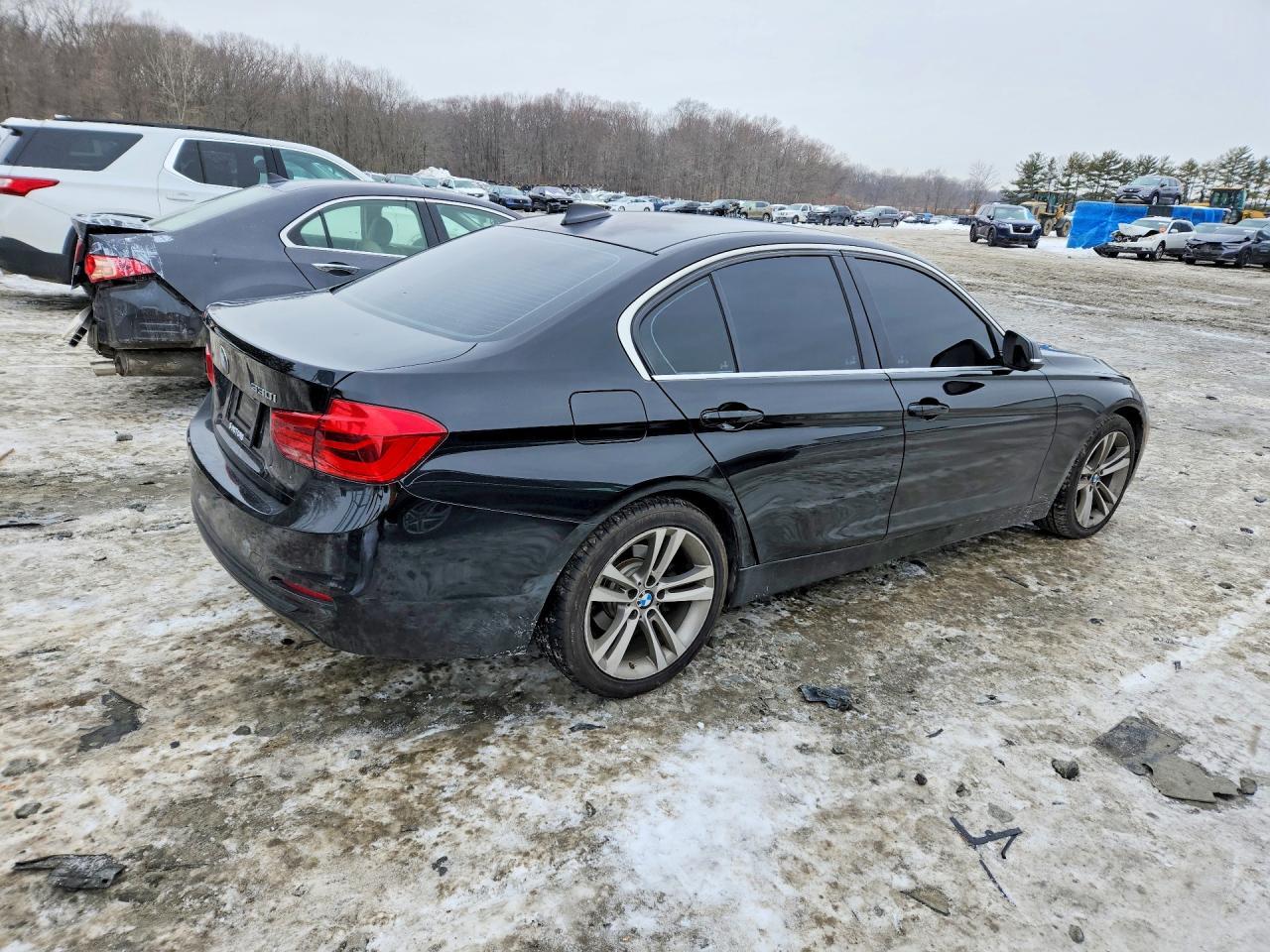 2017 BMW 330 I - zdjęcie 3
