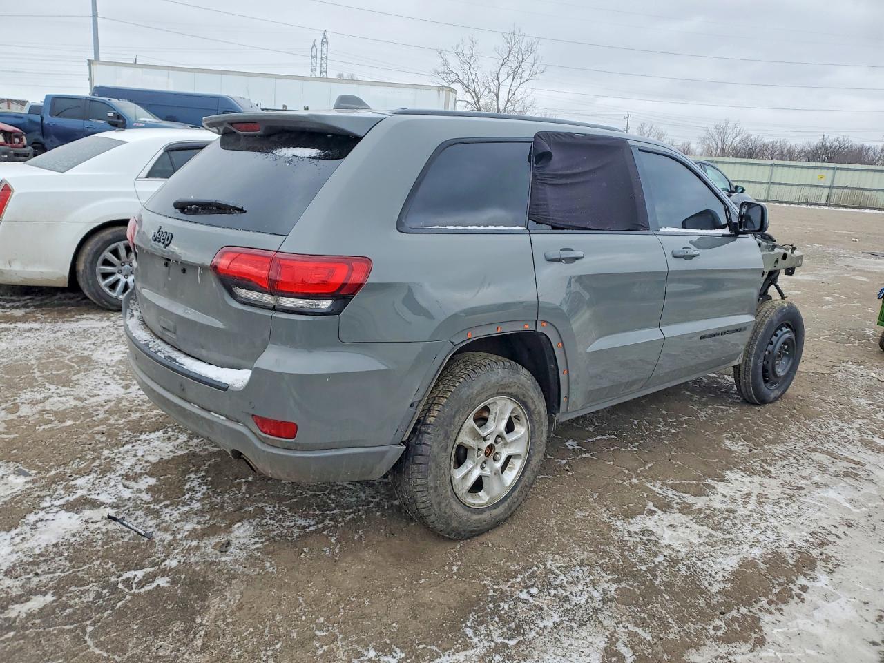 2021 Jeep Grand Cherokee Laredo - zdjęcie 3