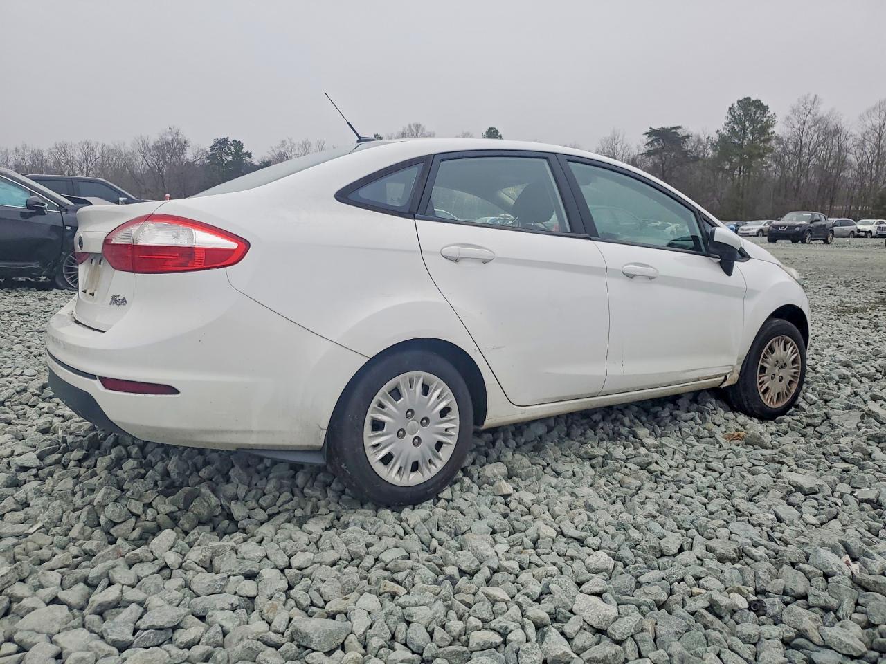 2017 Ford Fiesta S - zdjęcie 3