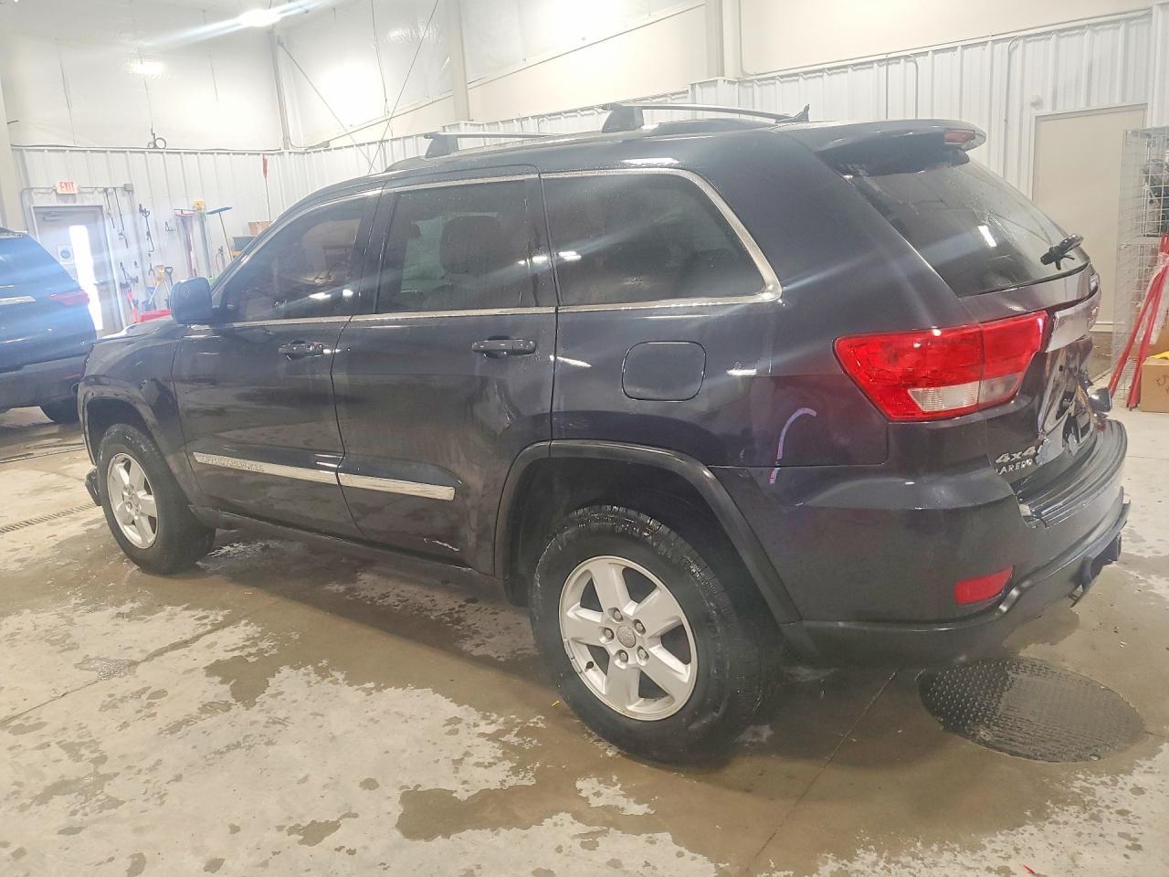 2013 Jeep Grand Cherokee Laredo - zdjęcie 2